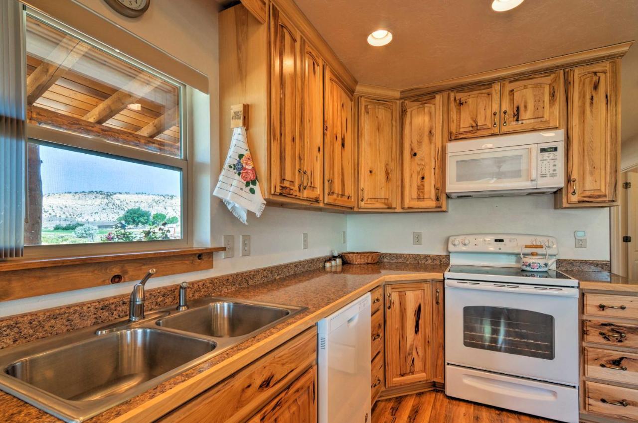 Cozy Henrieville Cabin 18 Mi To Bryce Canyon Np! ภายนอก รูปภาพ