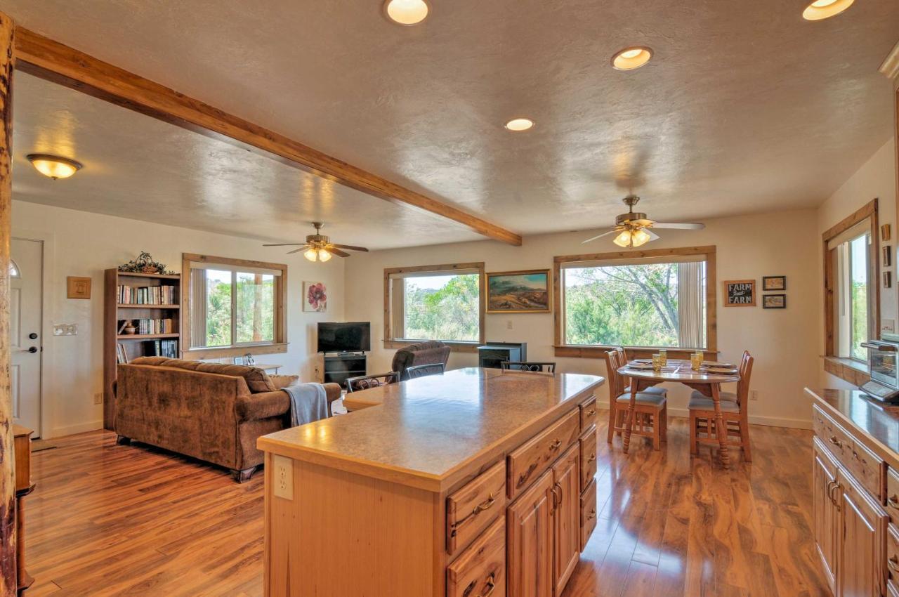 Cozy Henrieville Cabin 18 Mi To Bryce Canyon Np! ภายนอก รูปภาพ
